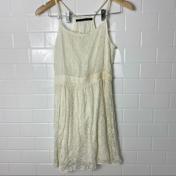 π2/$20: ZARA Flower Textured Cream Mini Dress